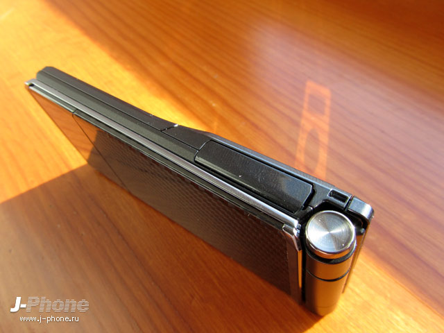 японские телефоны Fujitsu Docomo F-04D