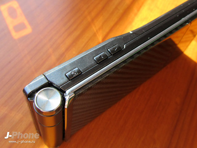 японские телефоны Fujitsu Docomo F-04D