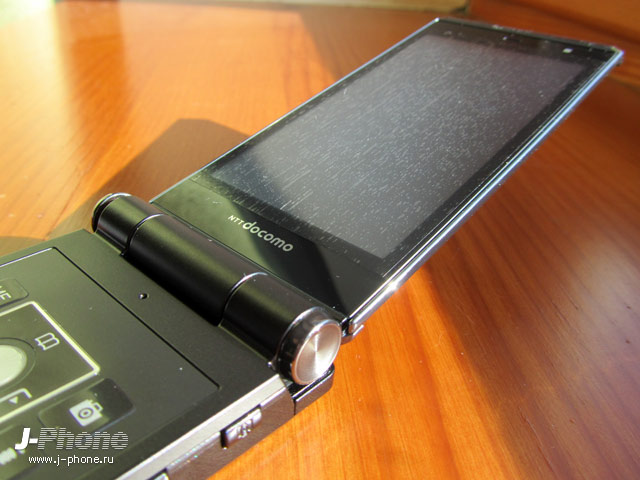 японские телефоны Fujitsu Docomo F-04D