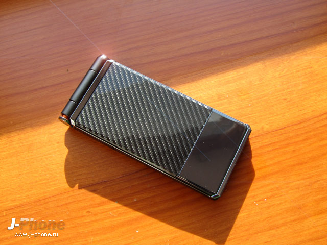 японские телефоны Fujitsu Docomo F-04D