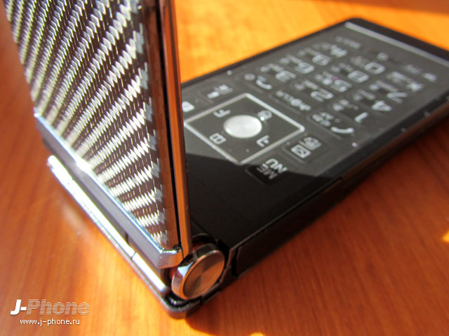 японские телефоны Fujitsu Docomo F-04D