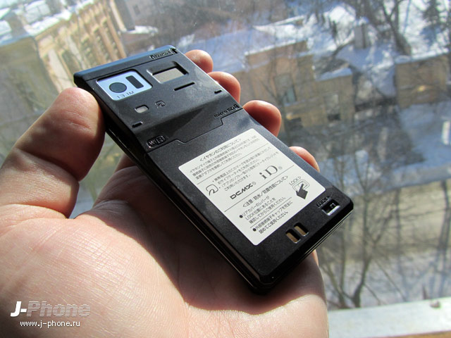 японские телефоны Fujitsu Docomo F-04D