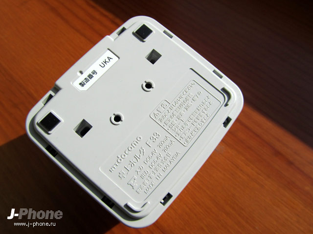 японские телефоны Fujitsu Docomo F-04D