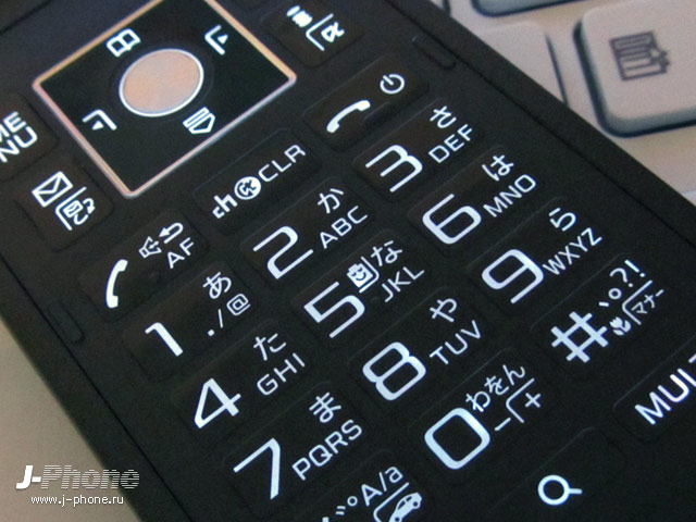 японские телефоны Fujitsu Docomo F-04D