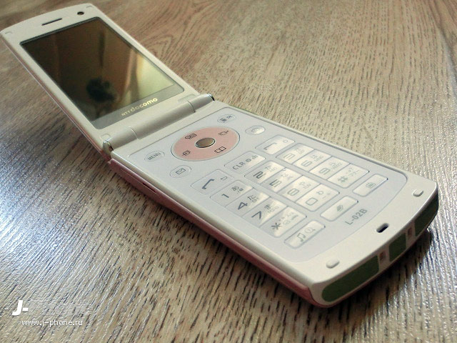 японские телефоны Docomo L-02B