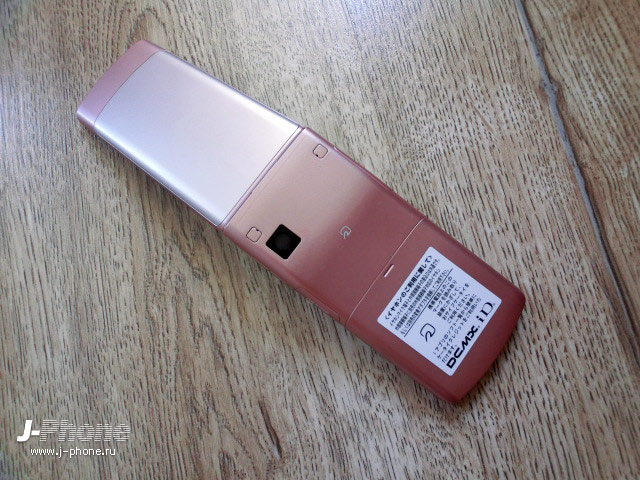 японские телефоны Docomo L-02B