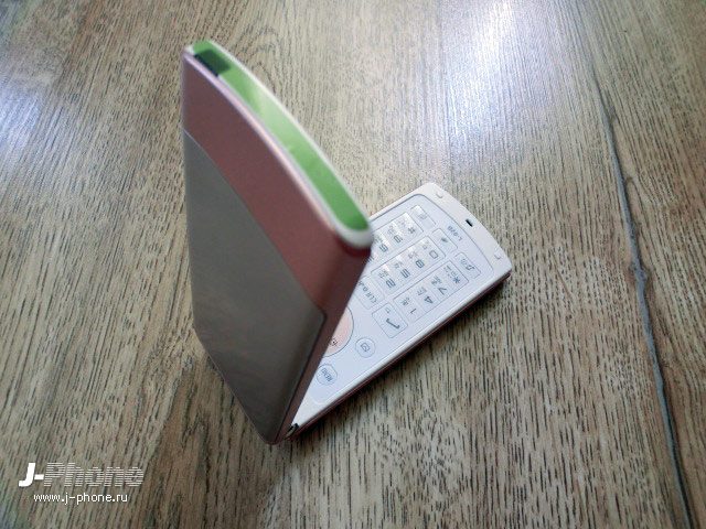 японские телефоны Docomo L-02B