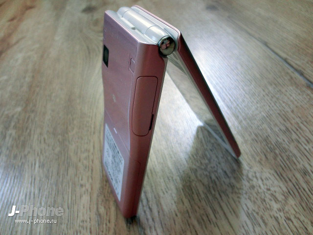 японские телефоны Docomo L-02B