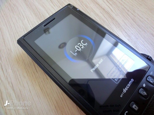 японские телефоны Docomo L-03C