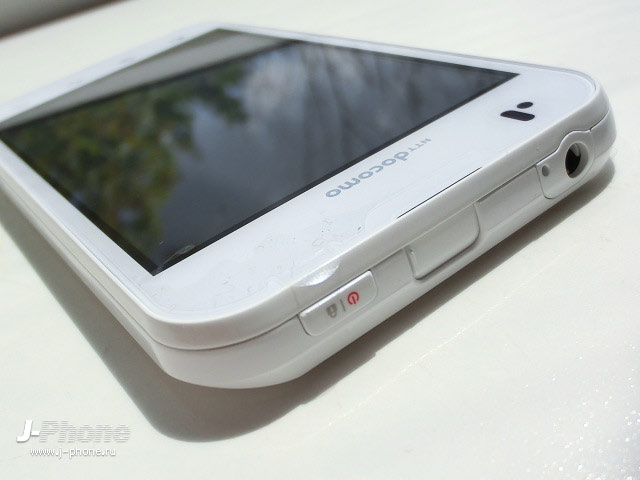 японские телефоны Docomo L-07C Optimus Bright