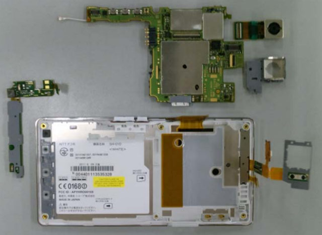 Docomo SH-01D Aquos Phone изнутри