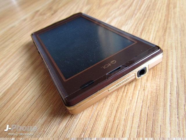 Sharp Docomo Q-Pot SH-04D