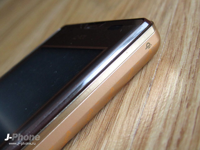 Sharp Docomo Q-Pot SH-04D