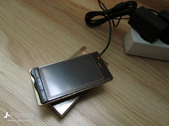 Sharp Docomo Q-Pot SH-04D