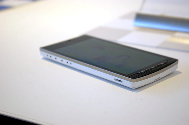Docomo SH-06D