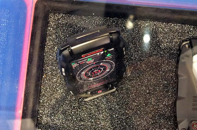 японские телефоны Casio G-Shock Phone