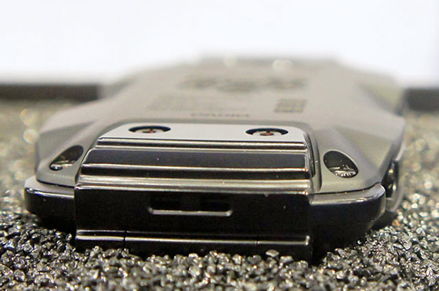 японские телефоны Casio G-Shock Phone