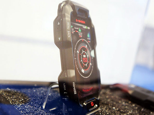 японские телефоны Casio G-Shock Phone