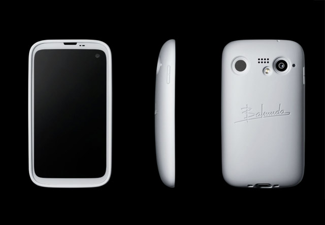 Японская Balmuda Technologies представила сегодня свой дебютный 4,9-дюймовый 5G Android смартфон Balmuda Phone