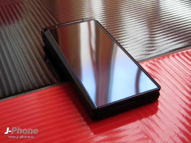 fujitsu docomo f-04e arrows v