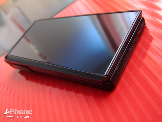 fujitsu docomo f-04e arrows v