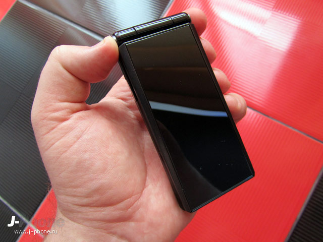 fujitsu docomo f-04e arrows v