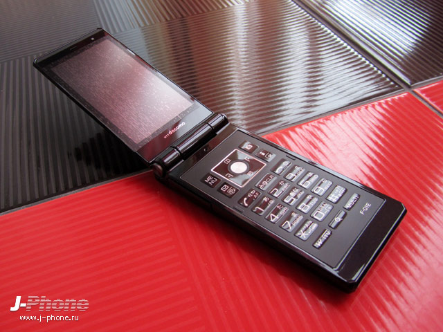 fujitsu docomo f-04e arrows v