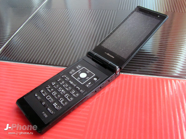 fujitsu docomo f-04e arrows v
