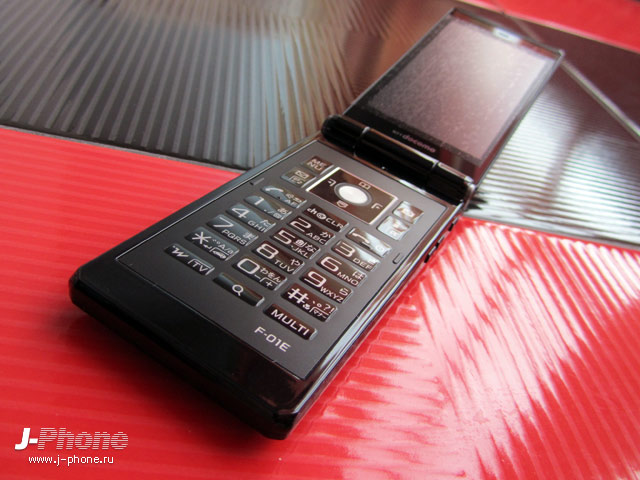 fujitsu docomo f-04e arrows v