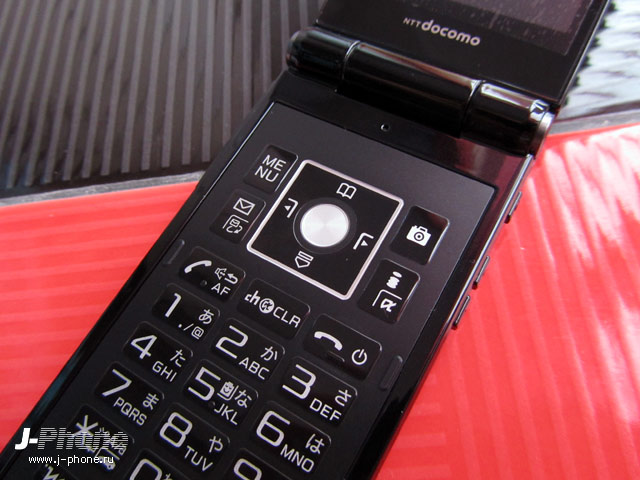 fujitsu docomo f-04e arrows v