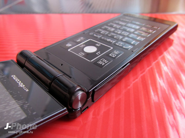 fujitsu docomo f-04e arrows v