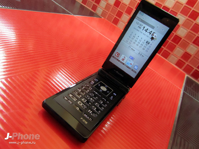 fujitsu docomo f-04e arrows v