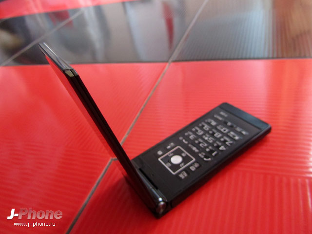 fujitsu docomo f-04e arrows v
