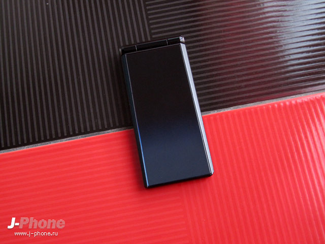 fujitsu docomo f-04e arrows v