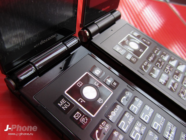 fujitsu docomo f-01e vs. fujitsu docomo f-04d fujitsu docomo f-01e vs. fujitsu docomo f-04d