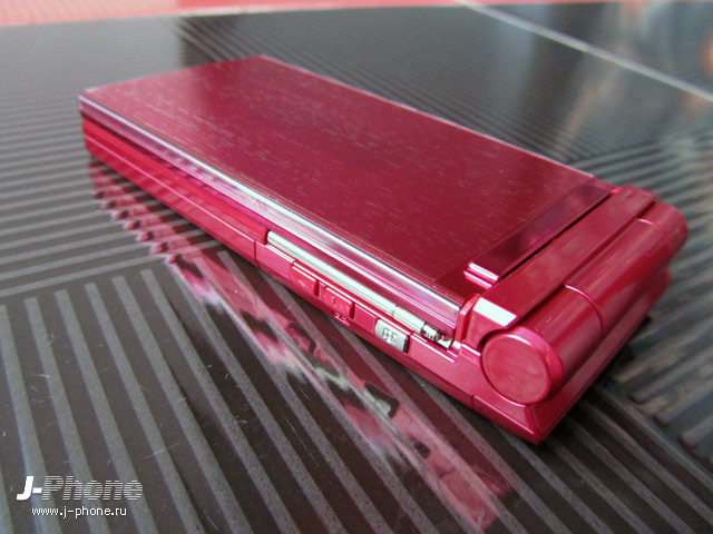 Fujitsu Docomo F-02D pink