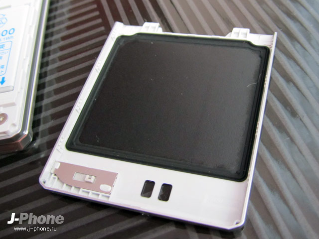 Docomo F-04D titanium silver