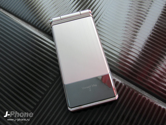 Docomo F-04D titanium silver