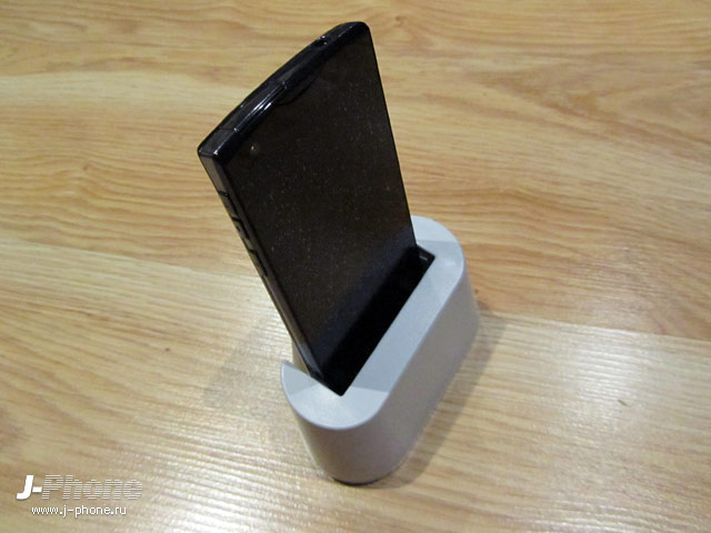 fujitsu docomo f-04e arrows v