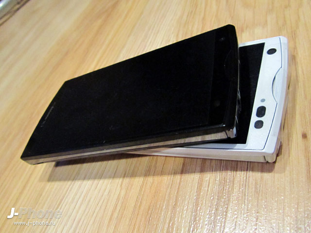 fujitsu docomo f-04e arrows v