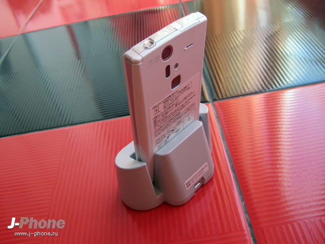 fujitsu docomo f-04e arrows v fujitsu docomo f-04e arrows v