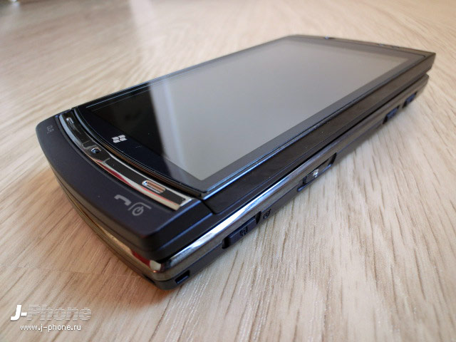 японские телефоны Docomo F-07C Loox