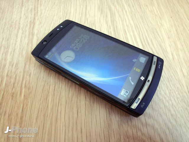 японские телефоны Docomo F-07C Loox