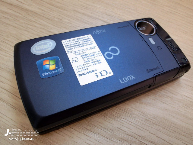 японские телефоны Docomo F-07C Loox