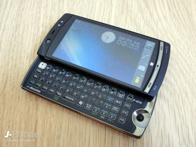 японские телефоны Docomo F-07C Loox