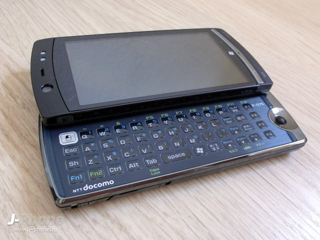 японские телефоны Docomo F-07C Loox