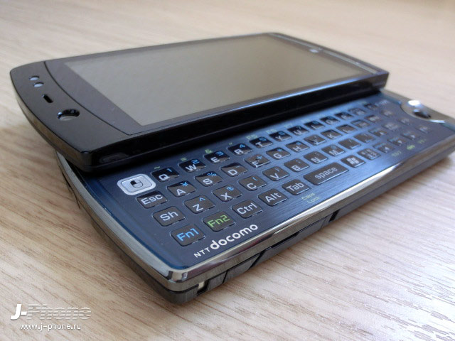 японские телефоны Docomo F-07C Loox