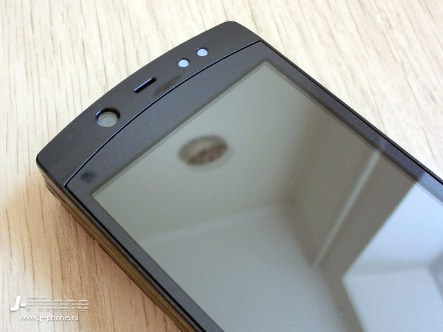 японские телефоны Docomo F-07C Loox