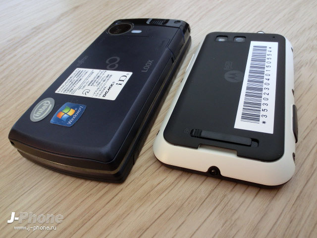 японские телефоны Docomo F-07C Loox