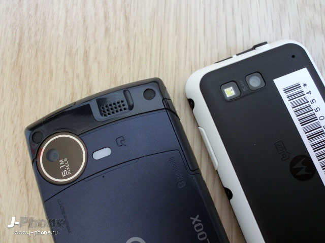 японские телефоны Docomo F-07C Loox